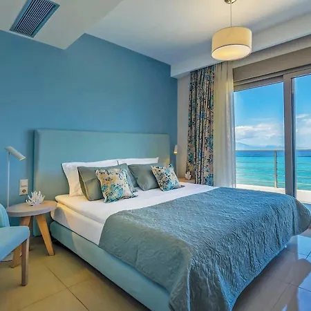Perla Beach تراغاكي