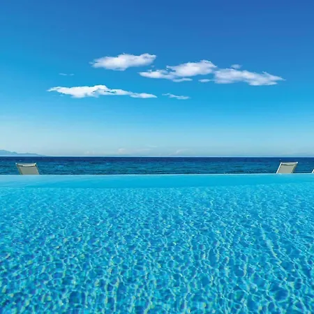 Perla Beach Tragaki